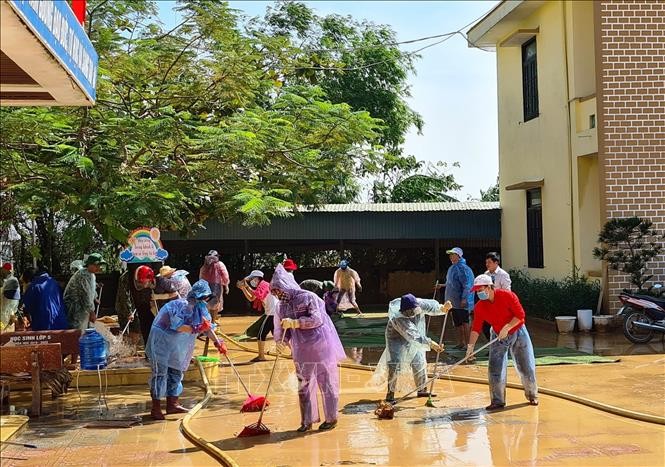 Công tác khắc phục hậu quả mưa lũ được các nhà trường tại Quảng Bình khẩn trương thực hiện.