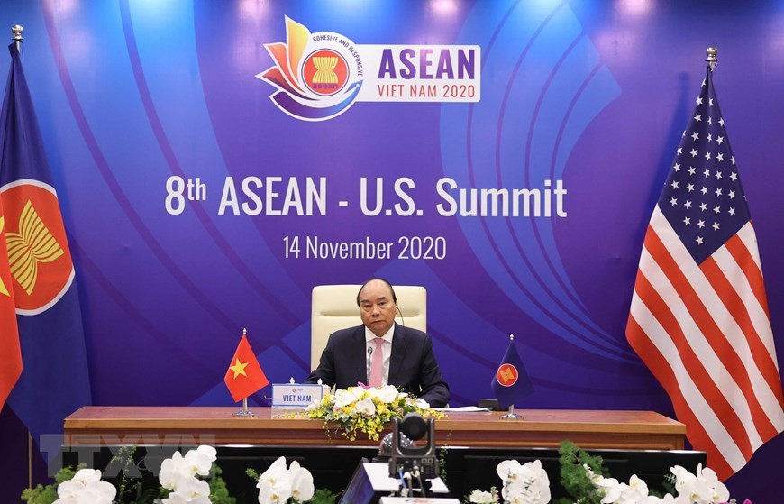 Thủ tướng Nguyễn Xuân Phúc chủ trì Hội nghị Cấp cao ASEAN-Hoa Kỳ lần thứ 8 tại điểm cầu Hà Nội.
