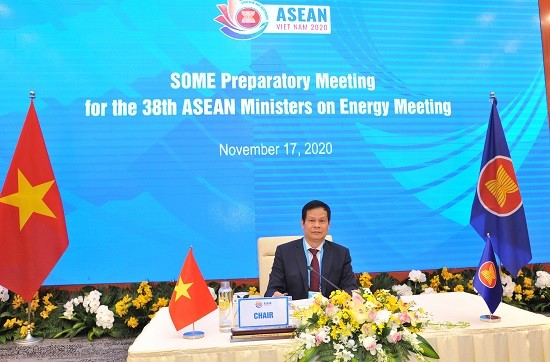 Ông Hoàng Tiến Dũng, Cục trưởng Cục Điện lực và năng lượng tái tạo (Bộ Công Thương), Trưởng đoàn SOME Việt Nam chủ trì hội nghị.