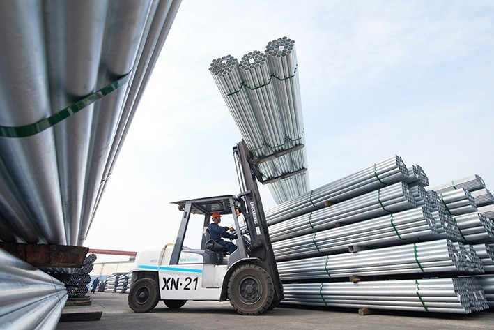 Tháng 8, sản lượng tiêu thụ của ống thép Hòa Phát gần 76.500 tấn, tăng 38,2% so với cùng kỳ. Ảnh: Thép Hoà Phát
