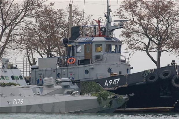 ác tàu hải quân Ukraine bị lực lượng tuần duyên Nga bắt giữ sau khi xâm phạm lãnh hải Nga ở Eo biển Kerch, ngày 26/11/2018. (Ảnh: AFP/ TTXVN)