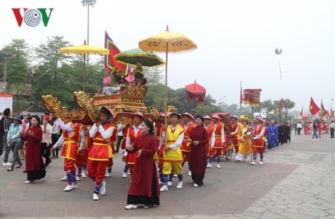 Giỗ tổ Hùng Vương 2019 – Lễ hội Đền Hùng 2019 đã chính thức được khai hội vào ngày hôm nay 12/4 (tức ngày 8/3 âm lịch)