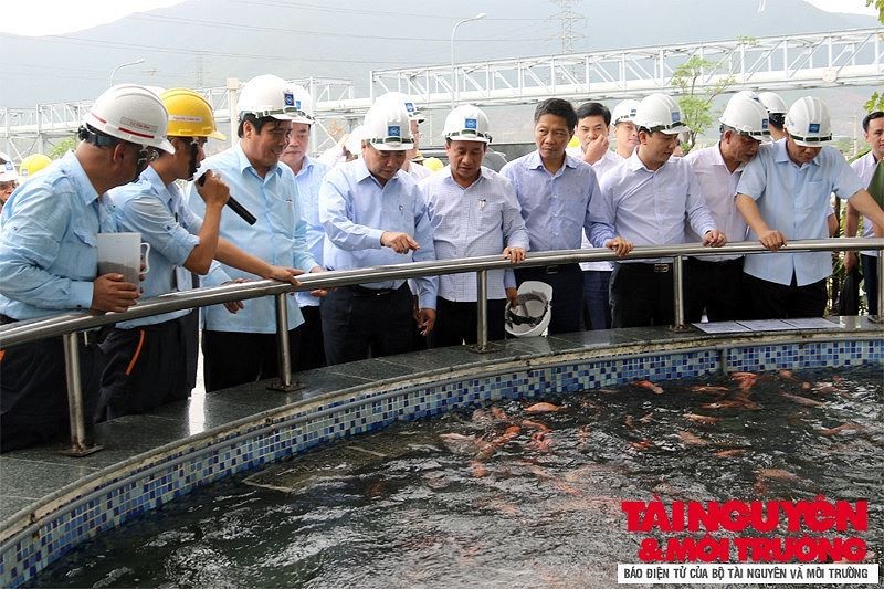 Thủ tướng Chính phủ Nguyễn Xuân Phúc kiểm tra chất lượng nước thải tại Formosa ngày 20/07/2018