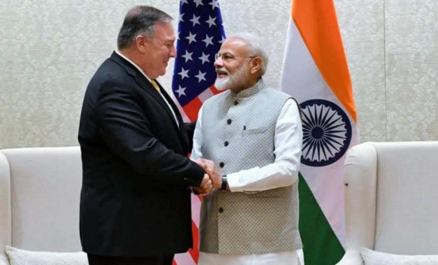Ngoại trưởng Mỹ Mike Pompeo (trái) và Thủ tướng Ấn Độ Narendra Modi. Ảnh: indiatoday.in