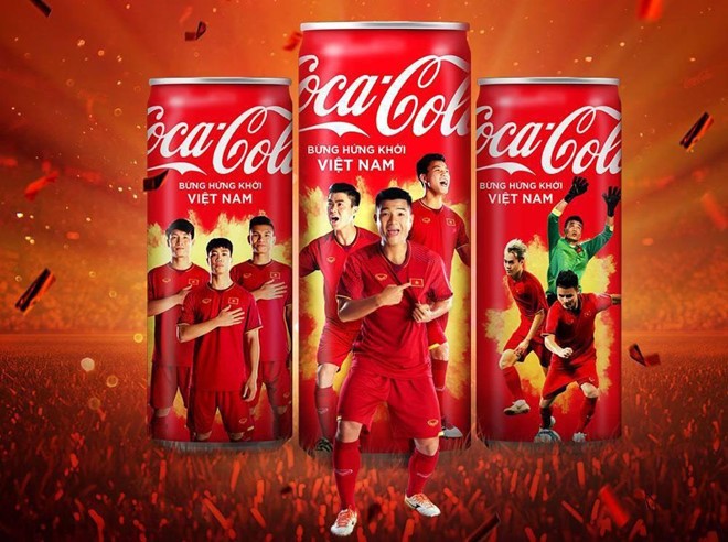 Cụm từ "Mở lon Việt Nam" bị cho là thiếu thẩm mỹ, không phù hợp thuần phong mỹ tục Việt Nam. Ảnh: Coca-Cola Việt Nam.