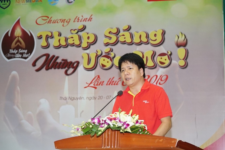 Giám đốc Văn phòng Miền Bắc - Chủ tịch Hội Liên hiệp Thanh niên Vietjet - Anh Dương Hoài Nam phát biểu tại chương trình