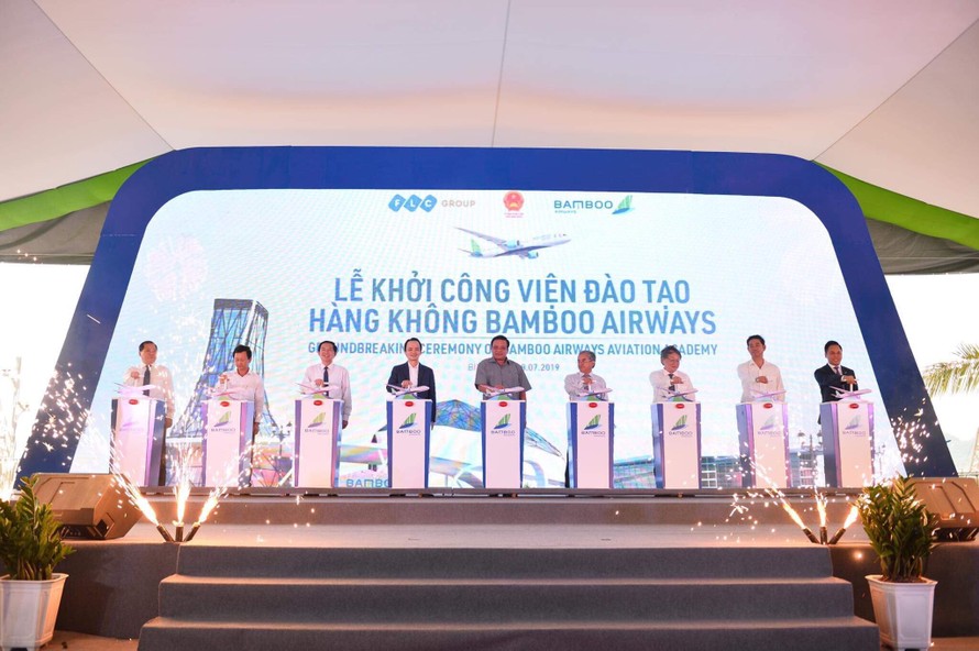 Lễ khởi công Viện đào tạo Hàng không Bamboo Airways đã được tổ chức vào ngày 28/7, tại khu quy hoạch Trung tâm nghiên cứu đào tạo nguồn nhân lực thuộc Khu lõi Khu đô thị Du lịch sinh thái Nhơn Hội (Quy Nhơn, Bình Định)