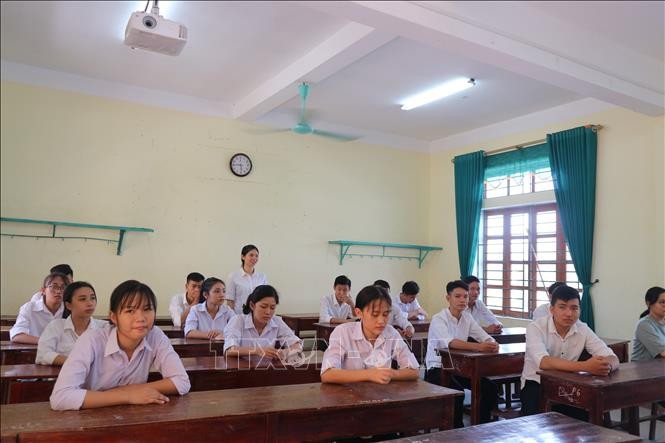 Lớp học 12A8, Trường THPT Nguyễn Đình Liễn (huyện Cẩm Xuyên, Hà Tĩnh). Ảnh: Hoàng Ngà/TTXVN