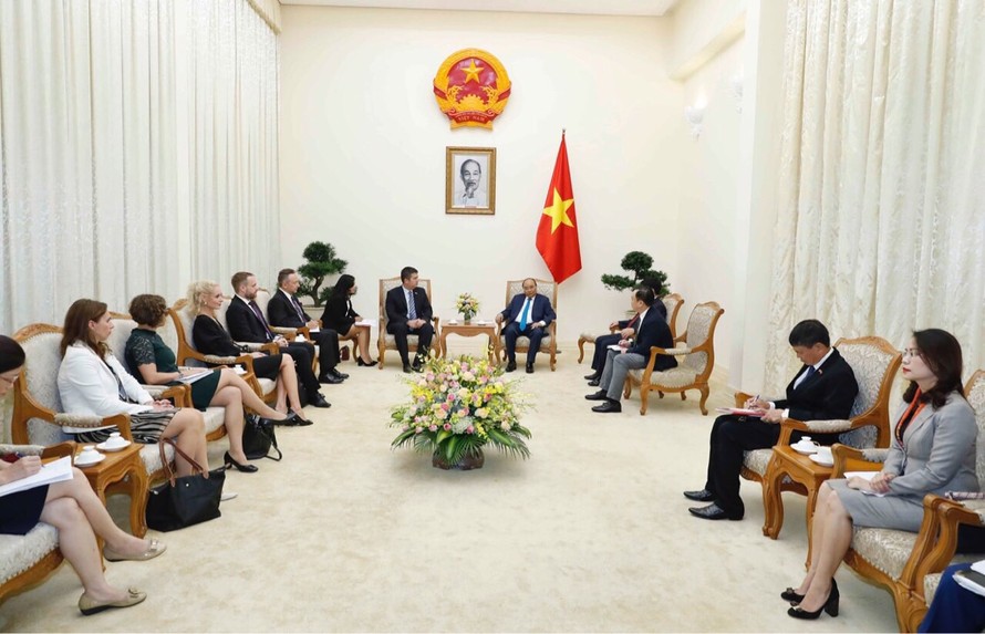 Trong khuôn khổ buổi gặp mặt, Chính phủ hai nước hoan nghênh và ủng hộ hết sức việc mở đường bay thẳng Việt Nam - Séc