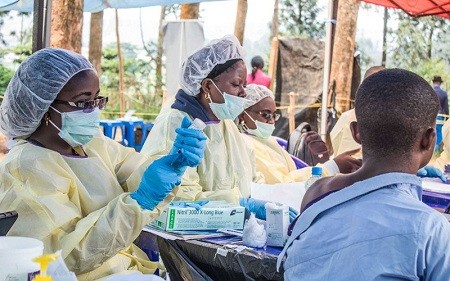 Khoảng 240.000 người có nguy cơ nhiễm Ebola được tiêm vaccine do Merck sản xuất trong suốt đợt bùng phát dịch ở Congo