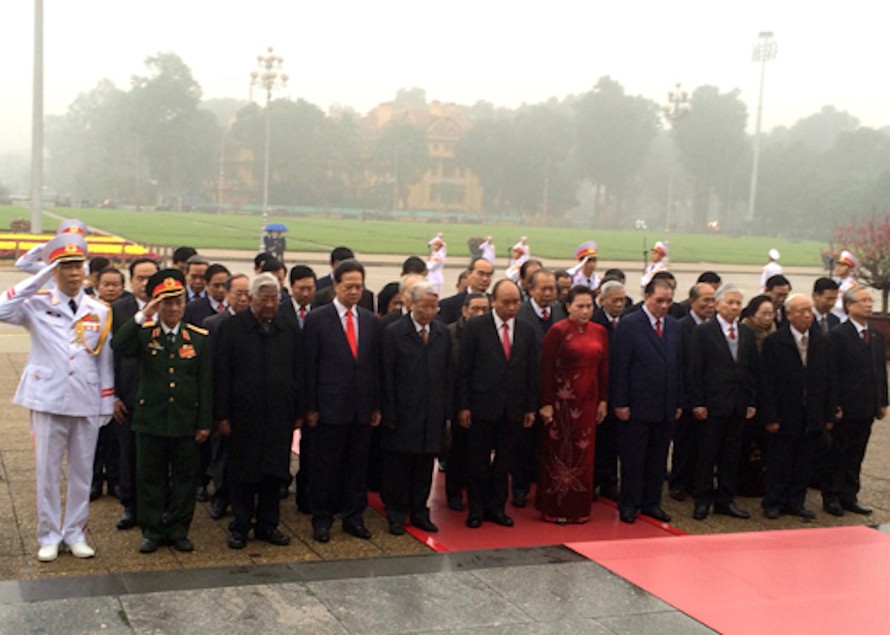 Đoàn lãnh đạo Đảng, Nhà nước vào Lăng viếng Chủ tịch Hồ Chí Minh.