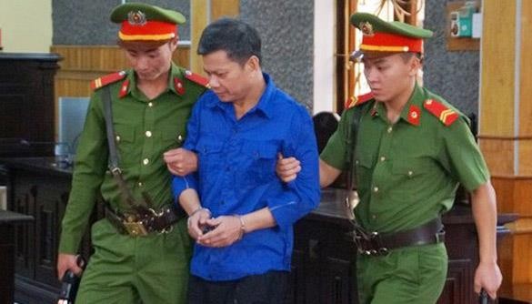 Bị can Lò Văn Huynh nói tiền mình nhận hối lộ thực ra là tiền bán đất của bố mẹ vợ.