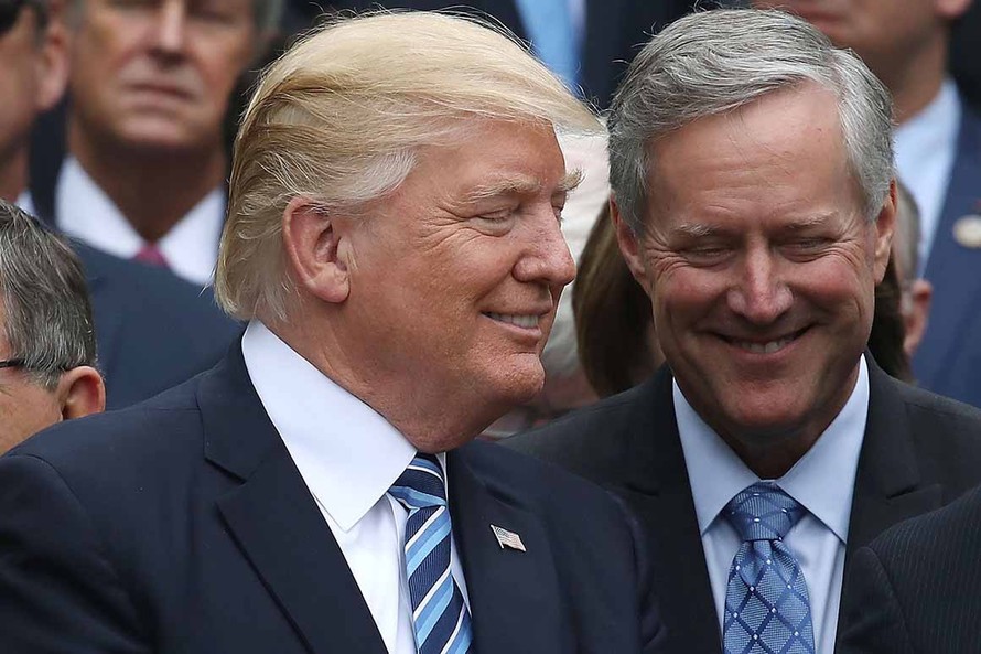 Tổng thống Donald Trump và Nghị sĩ Mark Meadows, người vừa được bổ nhiệm làm Chánh văn phòng Nhà Trắng. Ảnh: Getty Images