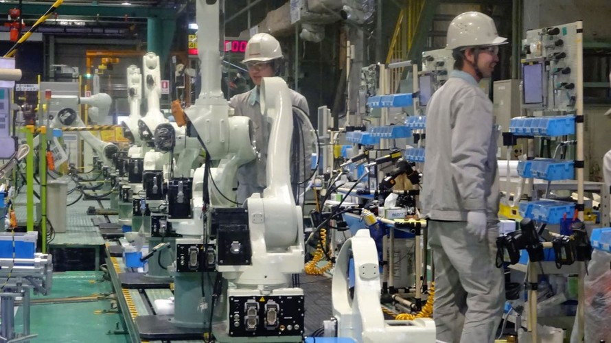 Một nhà máy sản xuất robot của hãng Kawasaki tại tỉnh Hyogo. Dây truyền sản xuất các loại robot này phần lớn đã dịch chuyển tới Trung Quốc. Ảnh: Nikkei Asian Rivew