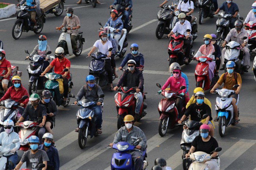 Theo dự thảo sửa đổi luật Giao thông đường bộ, xe máy phải bật đèn ban ngày