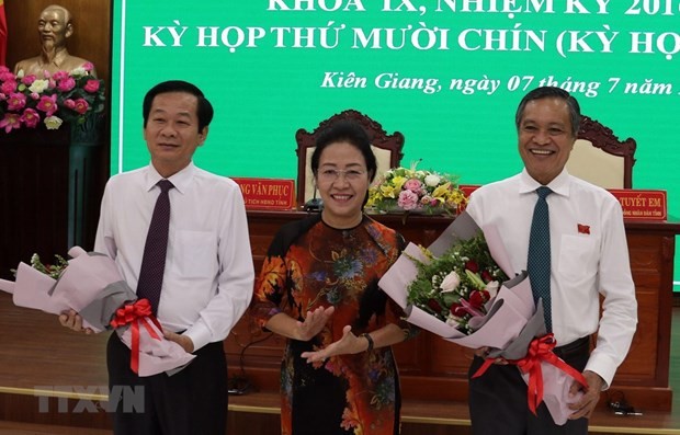 Tân Chủ tịch Đỗ Thanh Bình (trái).