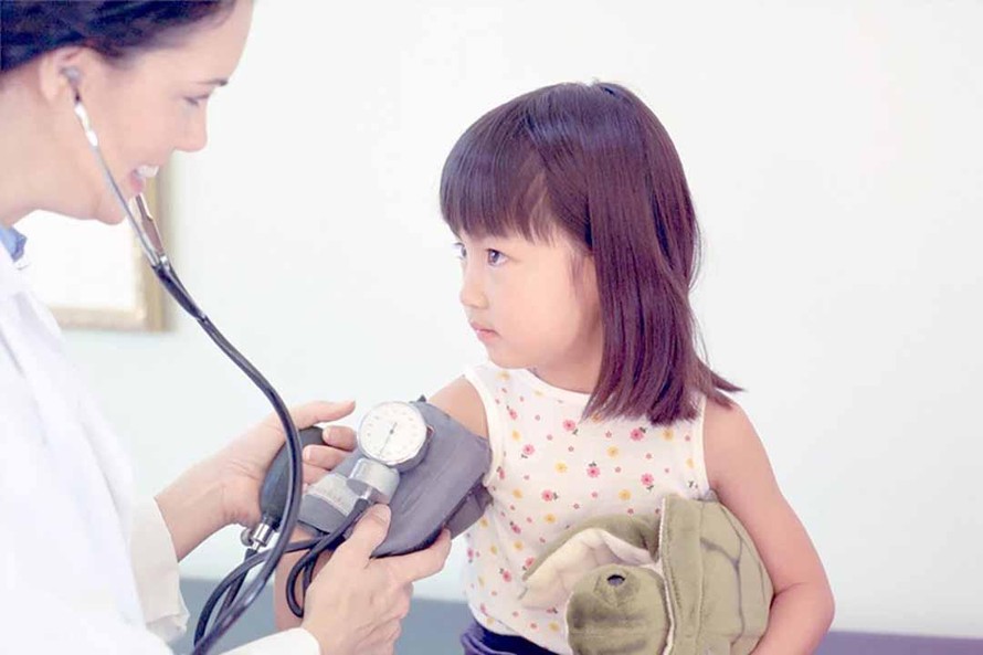 Không chỉ người lớn mà trẻ em cũng có thể mắc bệnh tăng huyết áp. (Ảnh minh hoạ)
