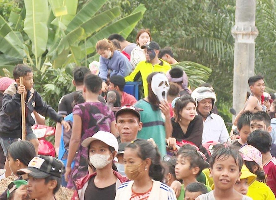 Độc đáo lễ Sene Neak Ta của người Khmer ở Bình Phước