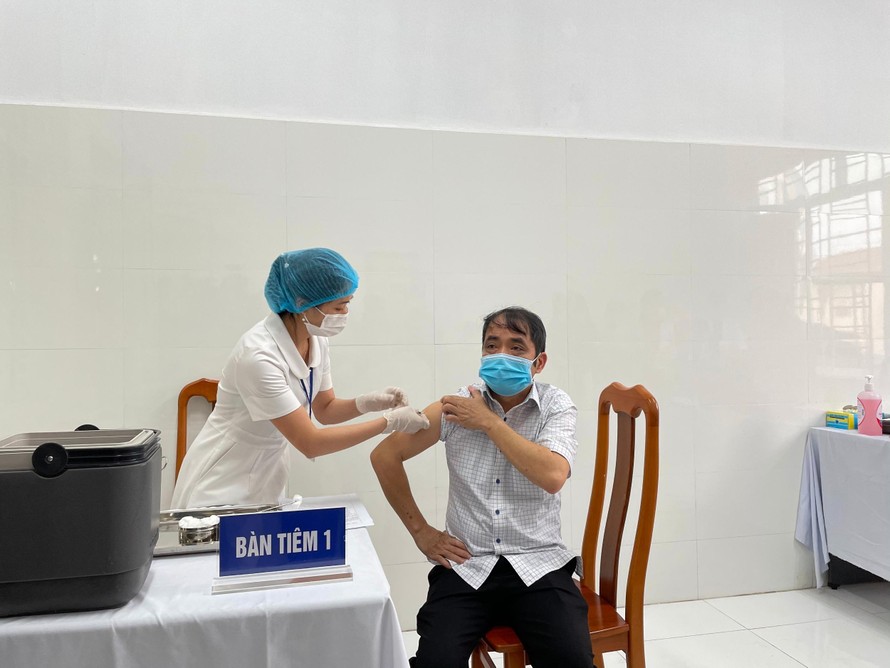 Nửa triệu người Việt Nam đã được tiêm vắc xin chống COVID-19