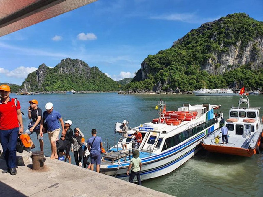Quảng Ninh: Xét nghiệm SARS-CoV-2 cho người lao động ở các điểm du lịch 