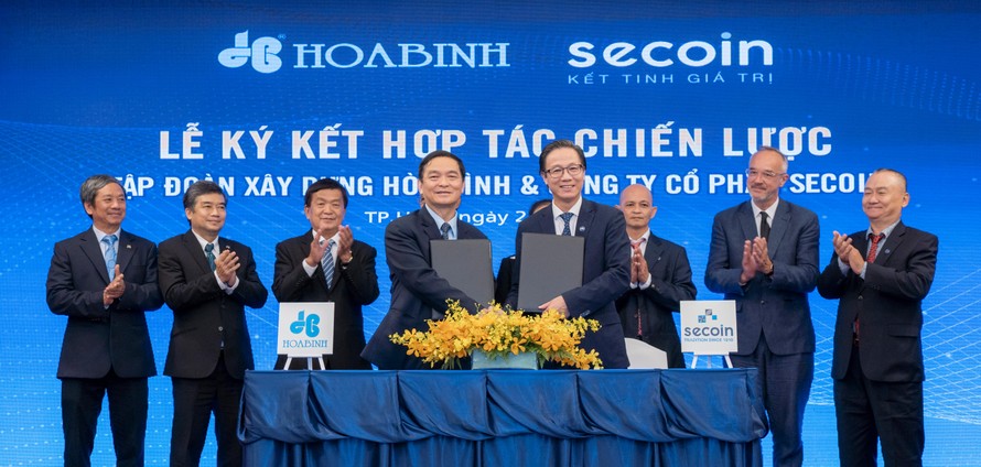 Chiều ngày 24/06/2022, Tập đoàn Xây dựng Hòa Bình và Công ty Cổ phần Secoin đã ký kết hợp tác chiến lược.