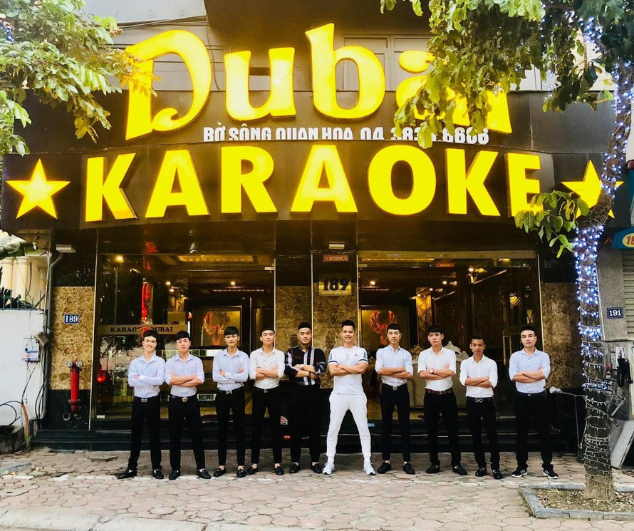 Liên quan đến hàng loạt vi phạm của karaoke Dubai 189 Quan Hoa, UBND quận Cầu Giấy đã có những biện pháp “mạnh tay” nhằm thu hồi giấy phép hoạt động của cơ sở này.