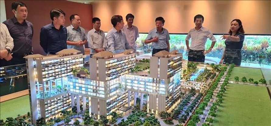 Đoàn đại biểu Quốc hội tỉnh Hòa Bình khảo sát mô hình Dự án Khu vui chơi giải trí cao cấp suối khoáng Kim Bôi - Công ty Cổ phần thương mại và du lịch Kim Bôi. 