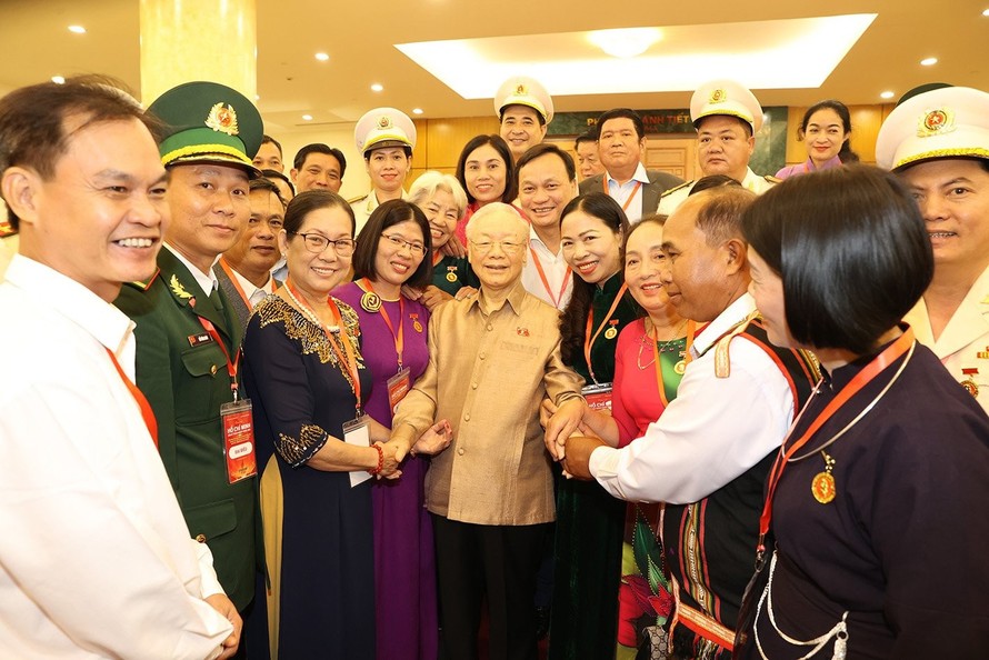 Tổng Bí thư Nguyễn Phú Trọng gặp mặt thân mật Đoàn đại biểu điển hình tiêu biểu toàn quốc trong việc học tập và làm theo tư tưởng, đạo đức, phong cách Hồ Chí Minh năm 2023.