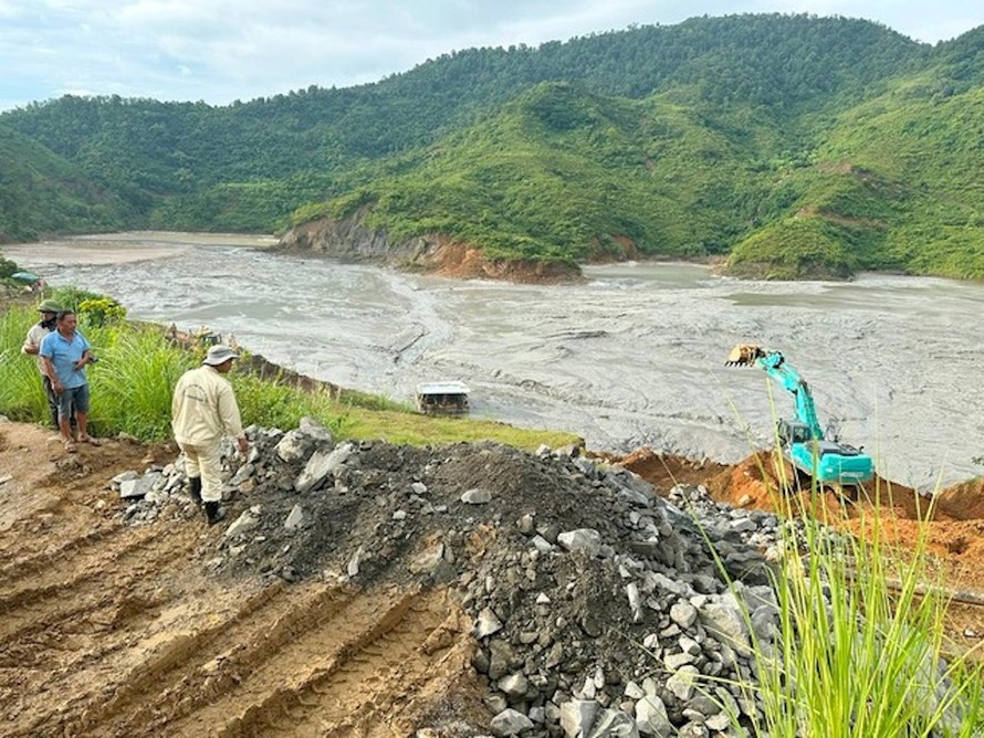 Sau sự cố vỡ cống D2000 hồ thải quặng đuôi, UBND tỉnh Lào Cai đã yêu cầu Công ty Cổ phần Đồng Tả Phời - Vinacomin tạm thời dừng hoạt động nhà máy tuyển đồng để tập trung khắc phục hậu quả.