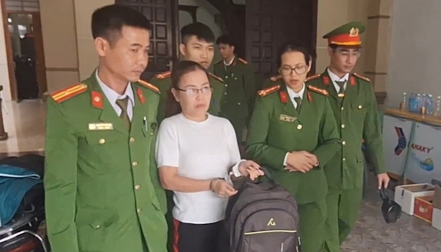 Nguyễn Thị Xuyến bị cáo buộc đã lợi dùng quyền tự do dân chủ để xúc phạm tổ chức, cá nhân. 