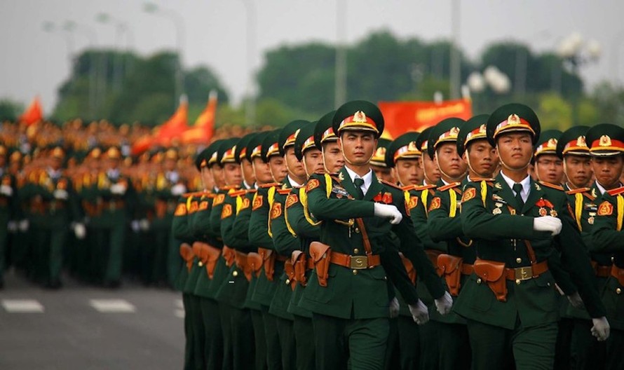 Quân đội nhân dân Việt Nam đang bảo vệ Tổ quốc và góp phần quan trọng vào công cuộc xây dựng đất nước với nhiều cơ hội lớn và thách thức mới.