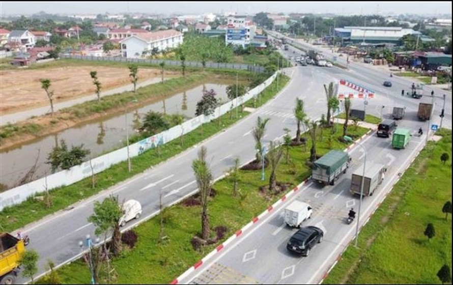 Tuyến đường trục Trung tâm khu đô thị mới Mê Linh, đoạn giáp ranh địa phận huyện Bình Xuyên (Vĩnh Phúc) và huyện Mê Linh (Hà Nội). (Ảnh minh hoạ)