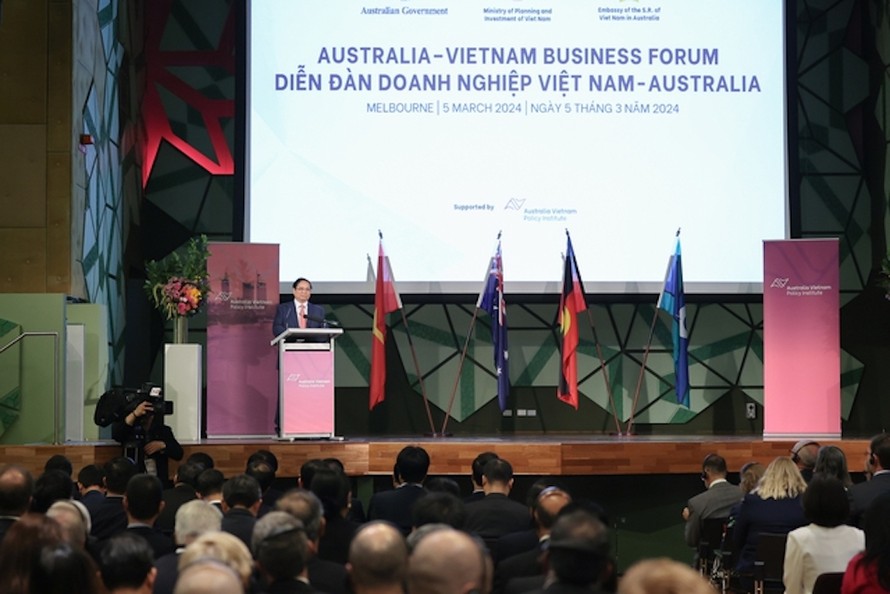 Tại Diễn đàn doanh nghiệp Việt Nam-Australia diễn ra ngày 5/3/2024, Thủ tướng Phạm Minh Chính đề nghị hai bên hợp tác thúc đẩy các động lực mới, như chuyển đổi số, chuyển đổi xanh, kinh tế tuần hoàn, kinh tế tri thức, kinh tế chia sẻ trên nền tảng đổi mới sáng tạo và khoa học công nghệ 