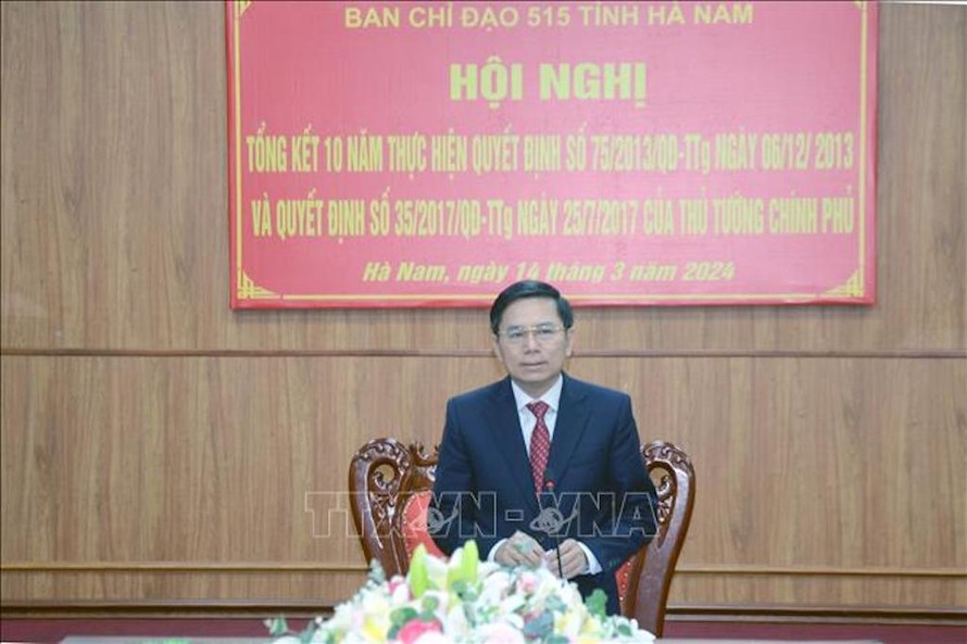 Phó Chủ tịch UBND tỉnh Hà Nam Trần Xuân Dưỡng phát biểu tại Hội nghị. 