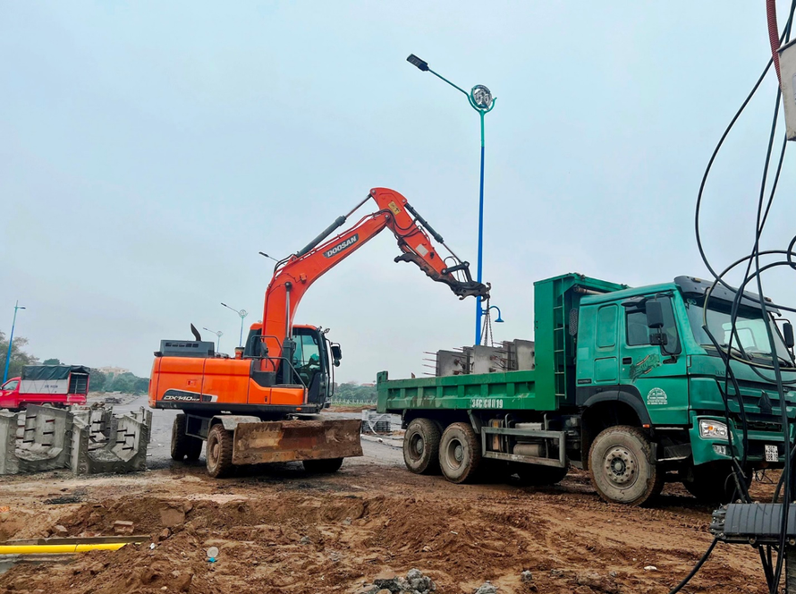 Thi công gói thầu mở rộng đường Vũ Công Đán