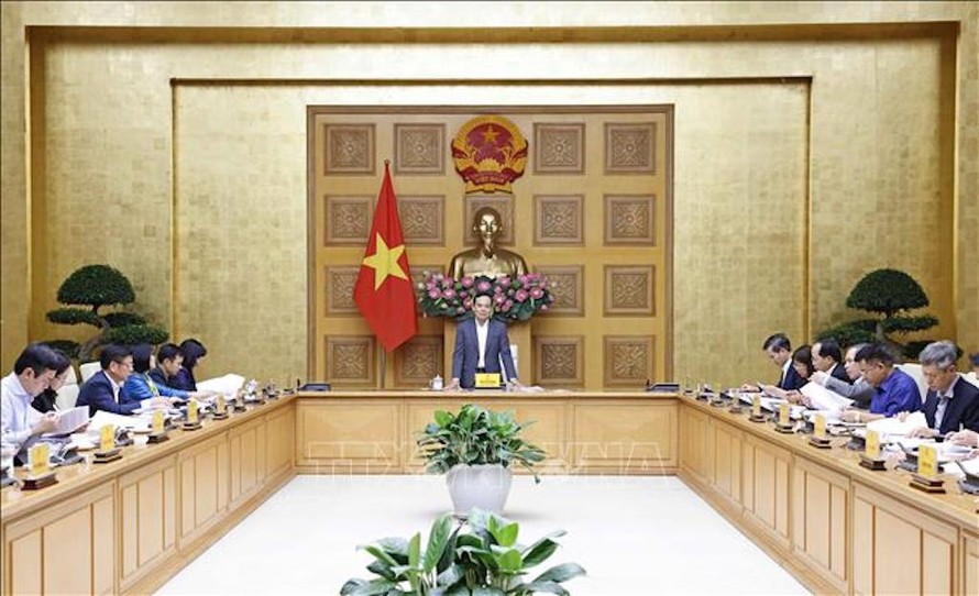 Phó Thủ tướng Trần Lưu Quang, Tổ trưởng Tổ công tác của Thủ tướng Chính phủ để thực hiện Nghị quyết số 110/2023/QH15 chủ trì cuộc họp. 