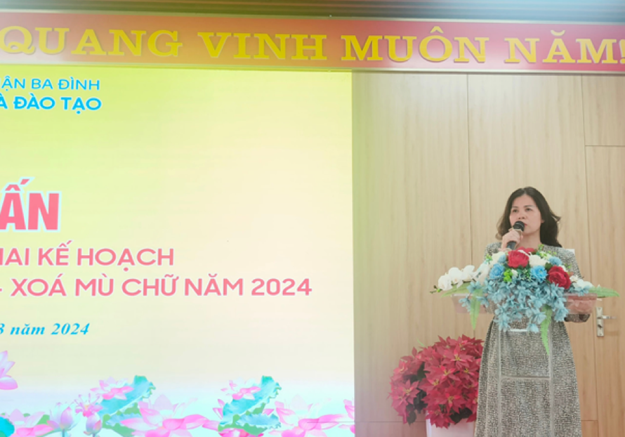 Đồng chí Phạm Thị Ngọc Lan, Phó Trưởng phòng GD&ĐT phát biểu chỉ đạo các nội dung công tác phổ cập giáo dục, xóa mù chữ năm 2024.