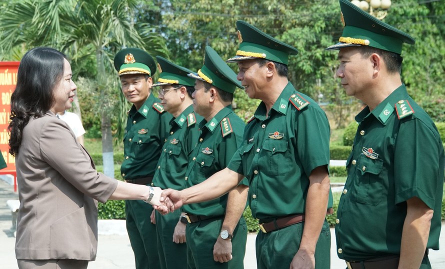 Quyền Chủ tịch nước Võ Thị Ánh Xuân thăm, tặng quà tại Tây Ninh