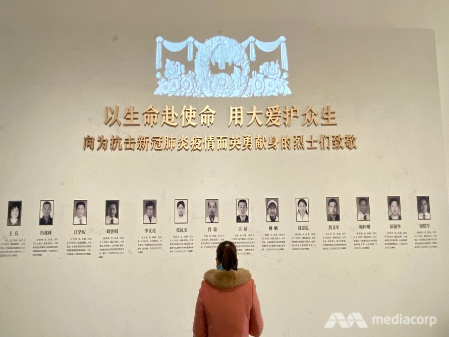 Phòng trưng bày ở Vũ Hán gợi lại cuộc chiến chống COVID-19 ở Trung Quốc. (Ảnh: CNA) 