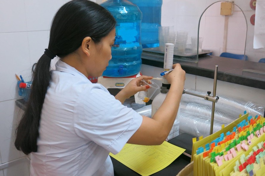 Cấp Methadone tại một cơ sở điều trị cho bệnh nhân ở Hà Nội.
