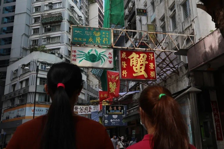 Nỗi khổ của nữ lao động nhập cư tại Hồng Kông 