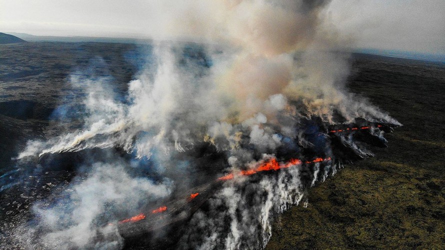 Một vụ phun trào núi lửa ở phía nam Reykjavik, Iceland vào ngày 10/7.
