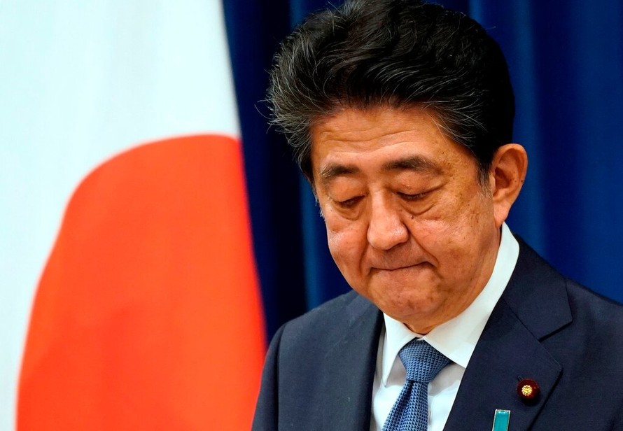 Ông Abe Shinzo công bố quyết định từ chức hôm 29/8. (Ảnh: New York Times)