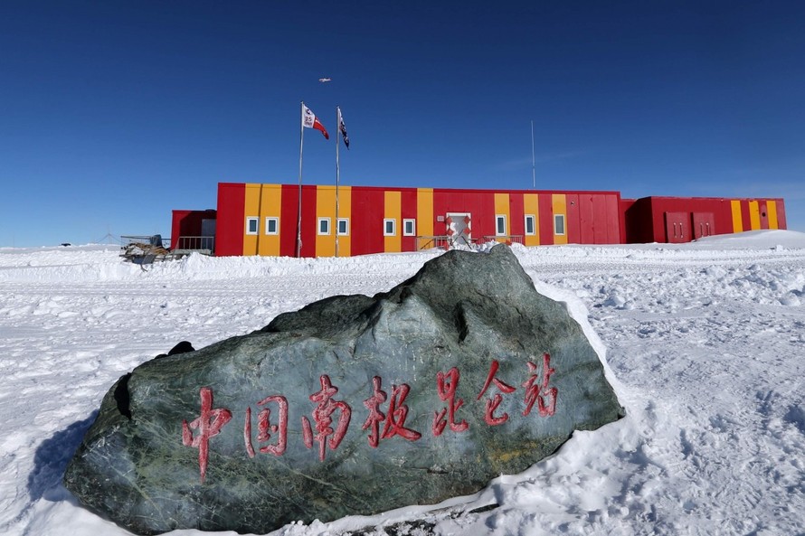 Trạm nghiên cứu Kunlun, được Trung Quốc thành lập tại Dome Argus, điểm cao nhất ở Nam Cực, một thập kỷ trước. (Ảnh: Xinhua)
