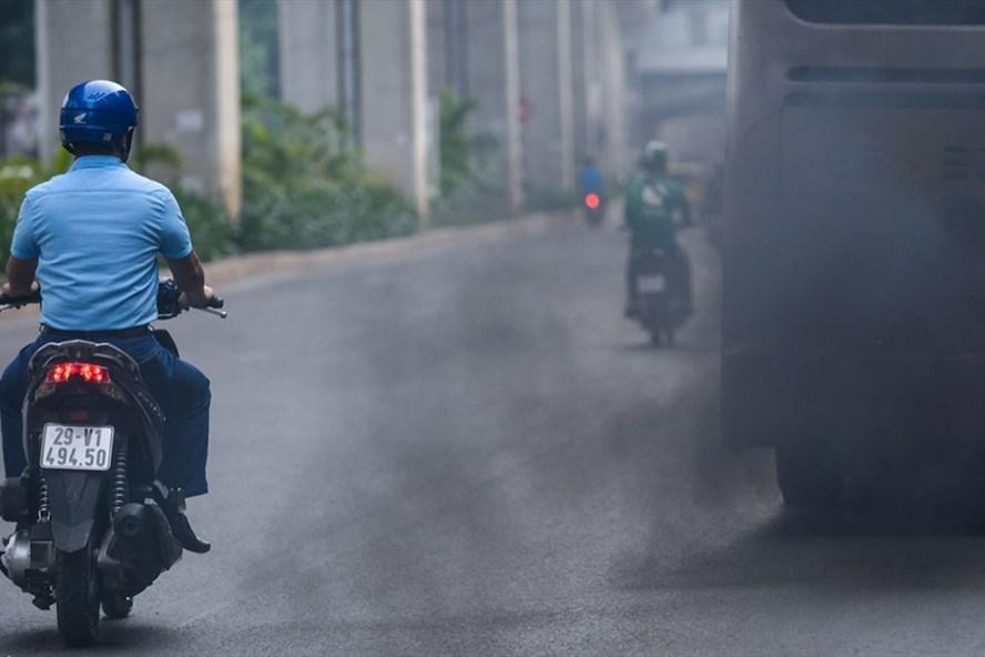 Đề nghị xử lý nghiêm các phương tiện xả khói đen gây ô nhiễm tại Hà Nội. Ảnh minh họa: Duy Hiệu - Hoàng Đông/Lao động