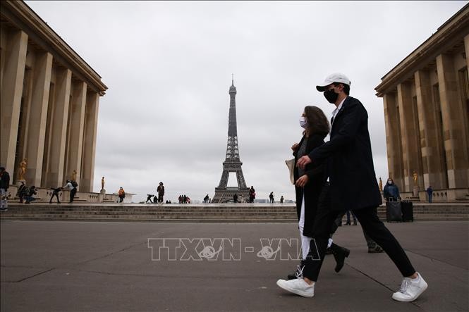 Khu vực Tháp Eiffel ở thủ đô Paris, Pháp ngày 23/10/2020. Ảnh: THX/TTXVN