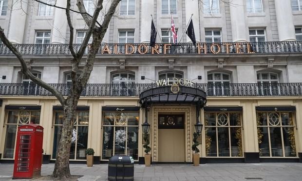 Một khách sạn tại trung tâm thủ đô London, Anh đóng cửa trong bối cảnh các biện pháp hạn chế được áp dụng nhằm ngăn chặn sự lây lan của dịch COVID-19, ngày 29/12/2020. (Ảnh: THX/TTXVN) 