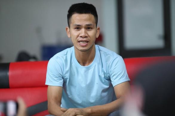 Anh Nguyễn Ngọc Mạnh, người cứu cháu bé 3 tuổi rơi từ tầng 12 chung cư ngày 28-2 - Ảnh: PHẠM CHIẾN