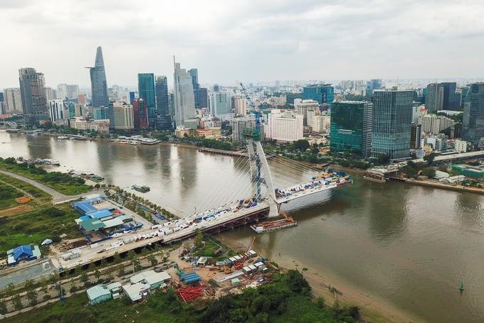 Cầu Thủ Thiêm 2 bắc qua sông Sài Gòn, hồi tháng 1/2021. Ảnh: Quỳnh Trần/VnExpress