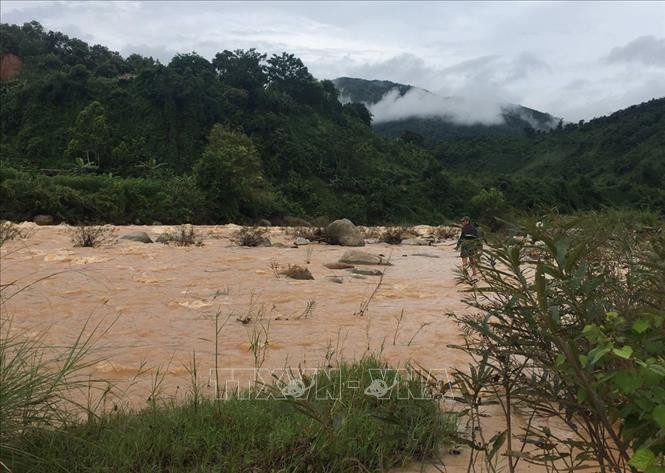 Khu vực suối Nậm Củm, xã Pa Ủ, huyện Mường Tè, tỉnh Lai Châu, nơi 2 công nhân bị nước lũ cuốn trôi. Ảnh: TTXVN